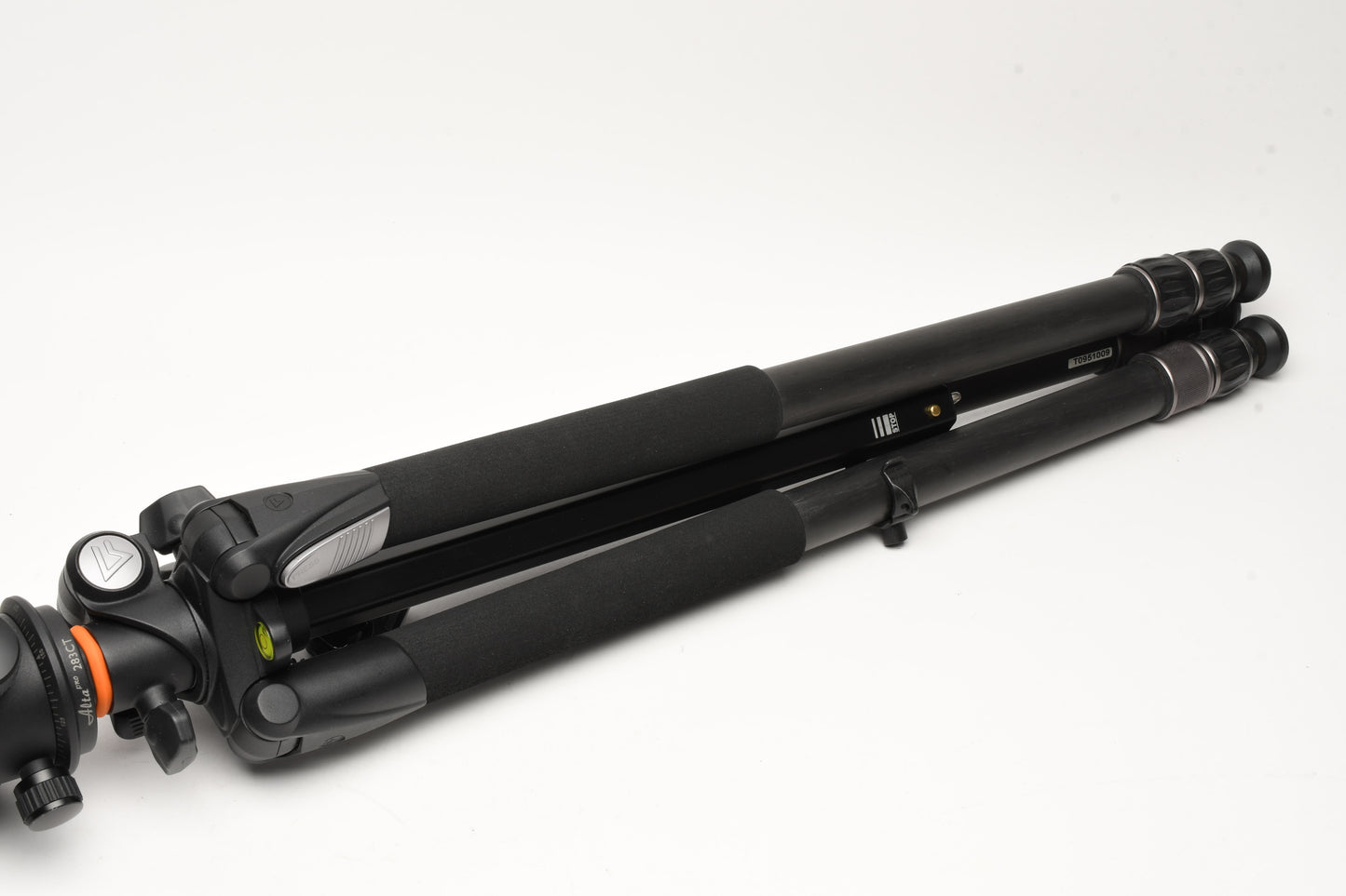 Vanguard Alta Pro 283CT Carbon Fiber tripod legs w/SBH-300 Head, Case, Great!