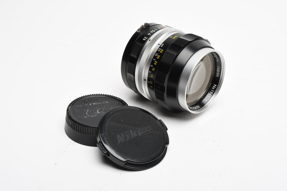 Nikon Nikkor-P Nippon Kogaku 105mm f2.5 Non-Ai Lens, Sharp!