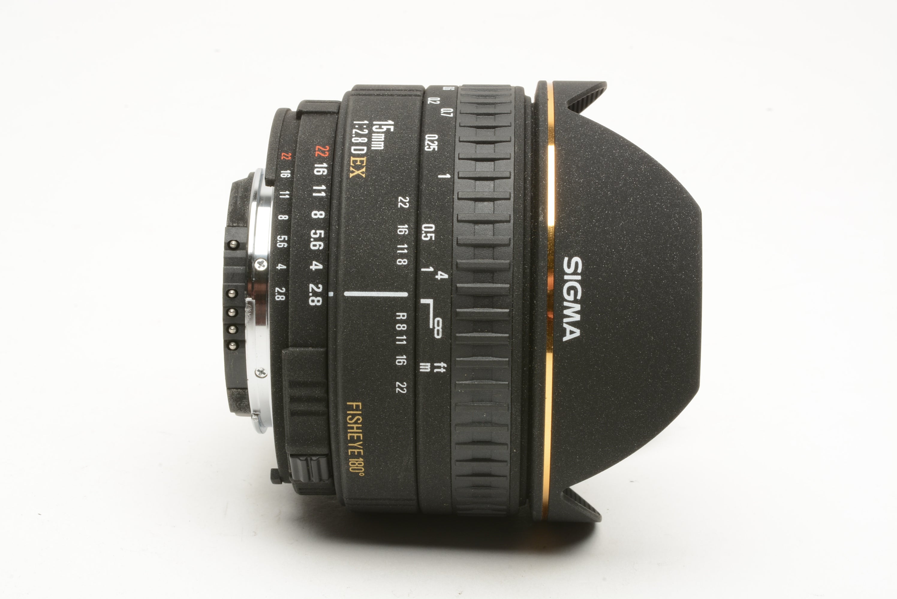 Sigma 15mm f2.8D EX fisheye 180 degrees wide lens Nikon AF, hood, caps,  fitted case