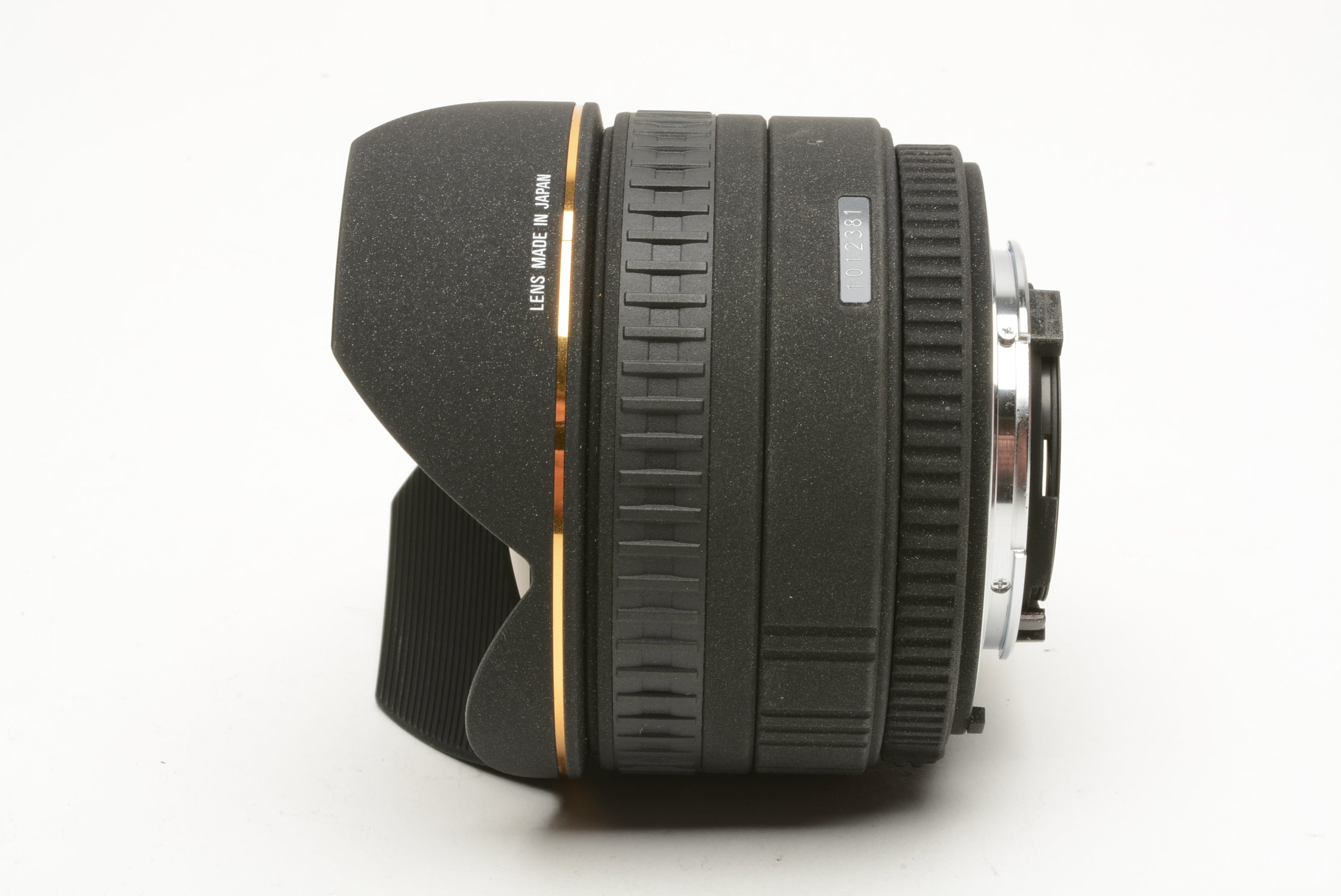 Sigma 15mm f2.8D EX fisheye 180 degrees wide lens Nikon AF, hood