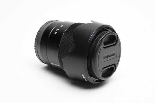 Sony 35mm f1.8 FE SEL35F18F wide lens, Hood+Caps, Mint-