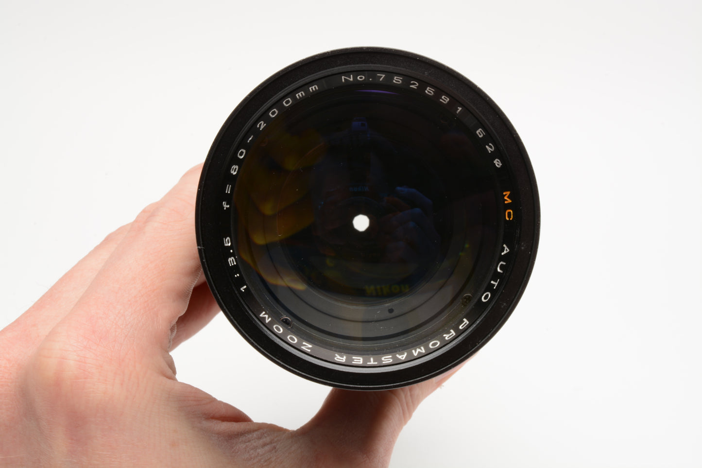 Promaster MF 80-200mm f3.5 Nikon Non-AI 2-Touch zoom lens, Nice
