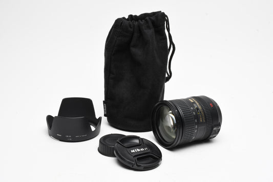 Nikon AF-S Nikkor 18-200mm F3.5-5.6G ED VR DX zoom lens, Pouch, Hood, Mint-