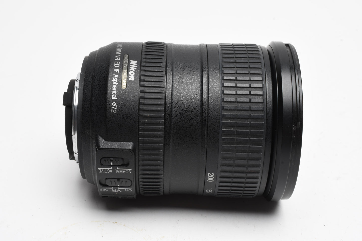 Nikon AF-S Nikkor 18-200mm F3.5-5.6G ED VR DX zoom lens, Pouch, Hood, Mint-