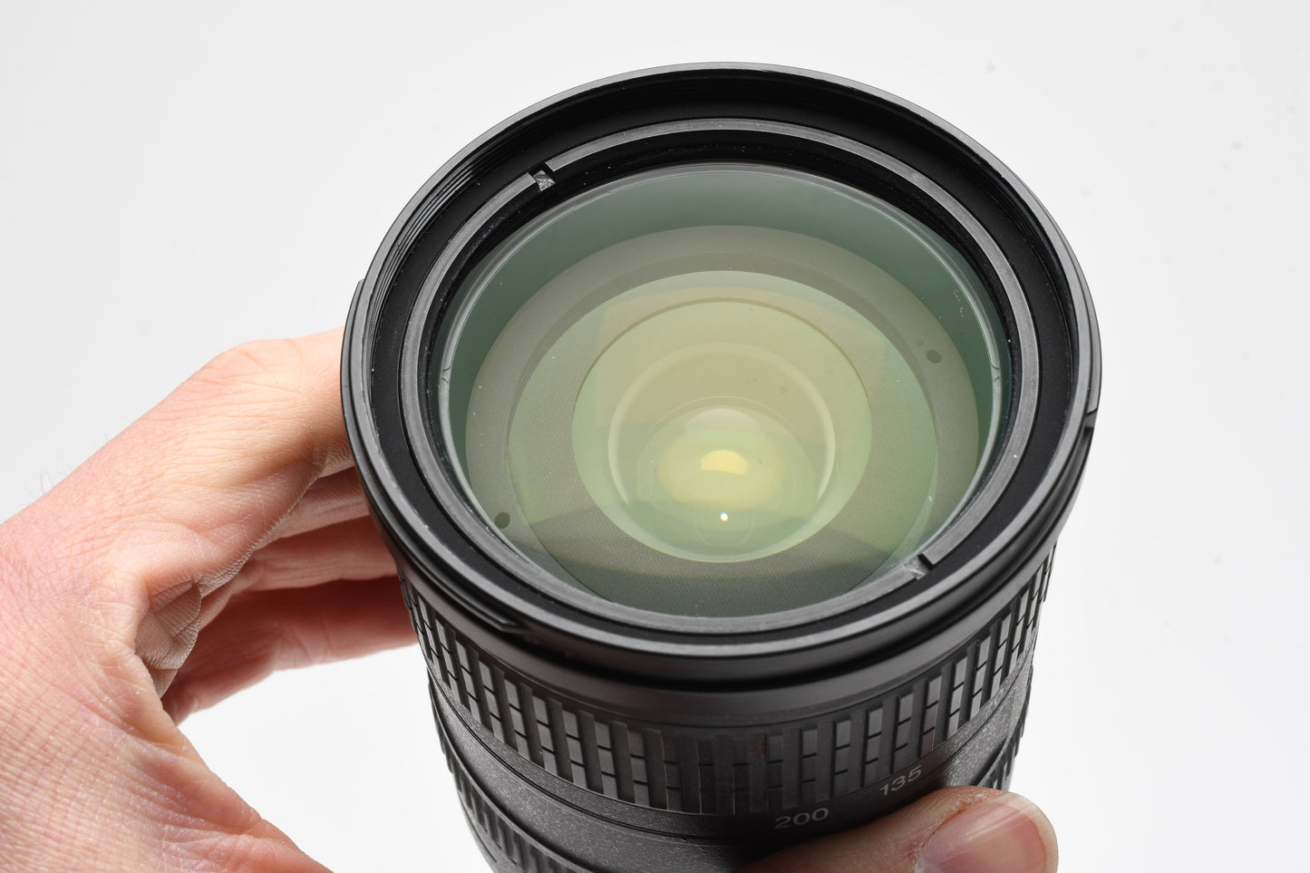 Nikon AF-S Nikkor 18-200mm F3.5-5.6G ED VR DX zoom lens, Pouch, Hood, Mint-