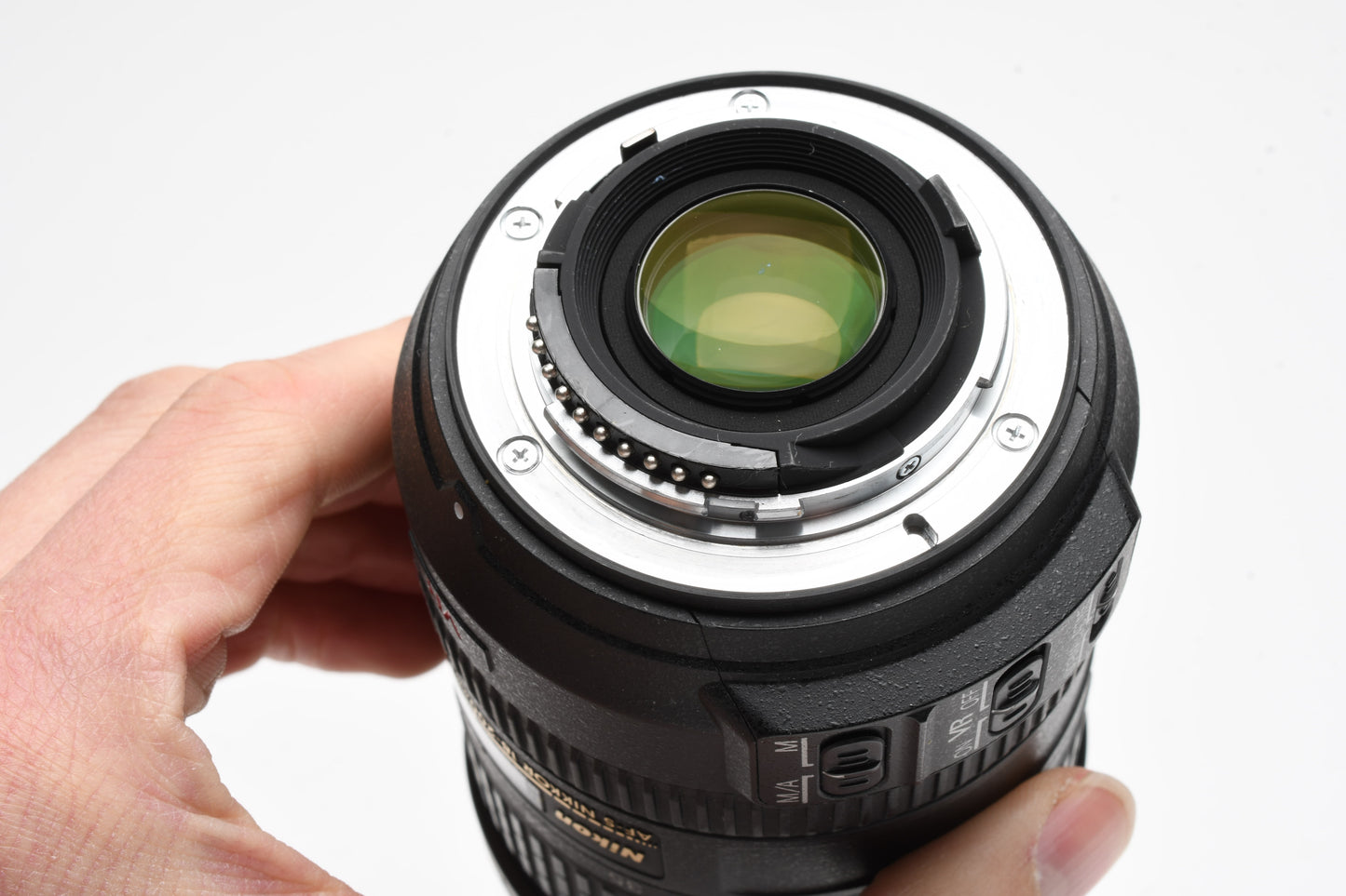 Nikon AF-S Nikkor 18-200mm F3.5-5.6G ED VR DX zoom lens, Pouch, Hood, Mint-