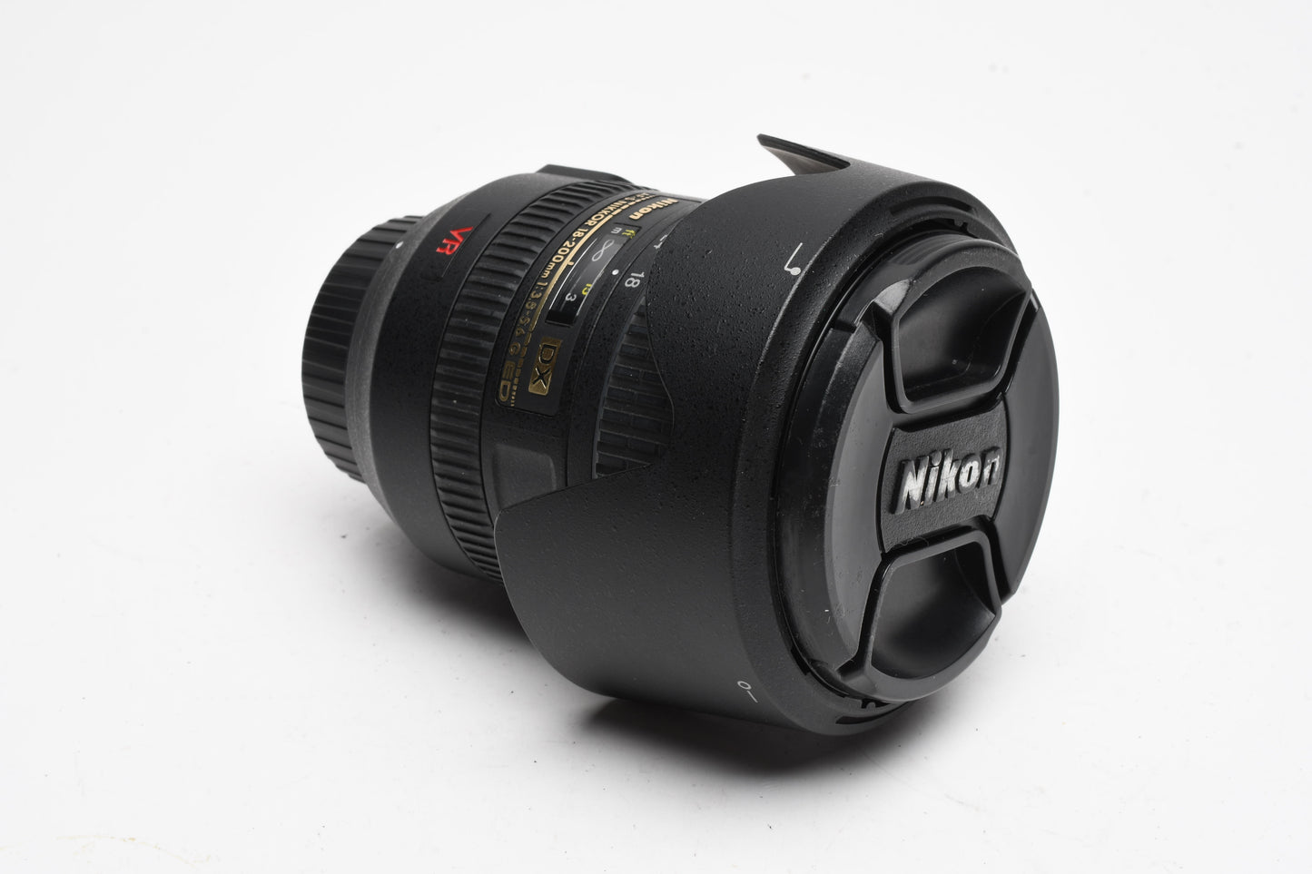 Nikon AF-S Nikkor 18-200mm F3.5-5.6G ED VR DX zoom lens, Pouch, Hood, Mint-