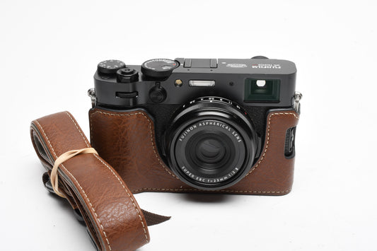 Fujifilm X100 VI Black Digital camera, Mint-, USA, w/Bottom case <4300 Acts