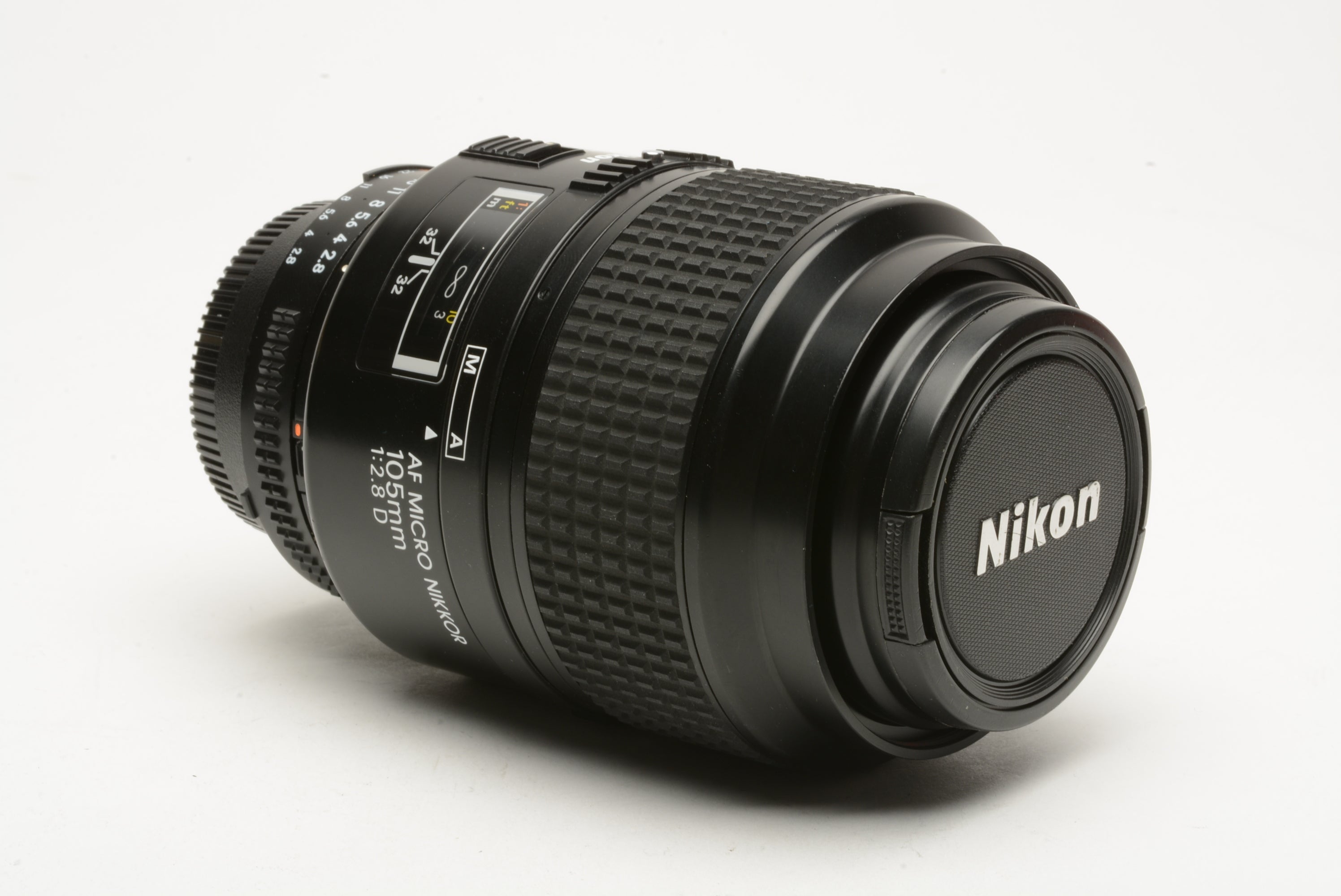 Nikon AF 105mm ff2.8D Micro lens, Very sharp! + caps