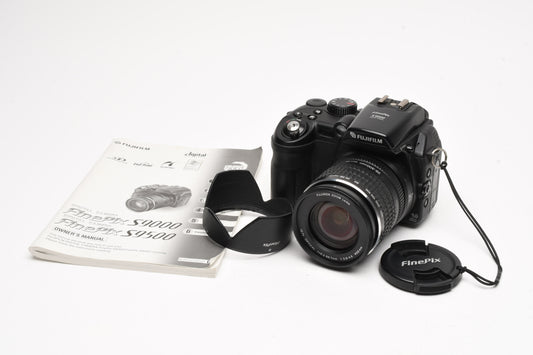 Fujifilm S9000 9MP Digital Point&Shoot camera, manual, hood, Sharp!