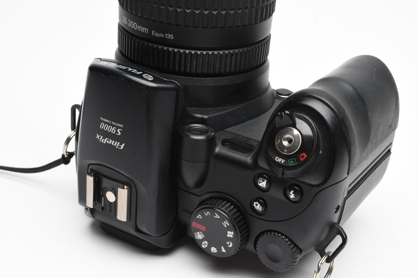 Fujifilm S9000 9MP Digital Point&Shoot camera, manual, hood, Sharp!