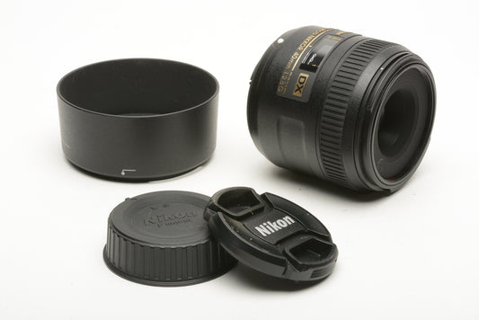 Nikon AF-S Micro Nikkor 40mm f2.8G DX Wide lens, hood+caps, USA, very clean