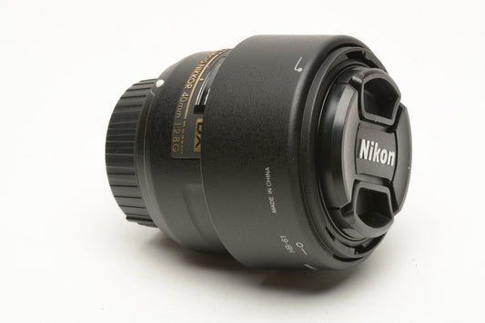 Nikon AF-S Micro Nikkor 40mm f2.8G DX Wide lens, hood+caps, USA, very clean