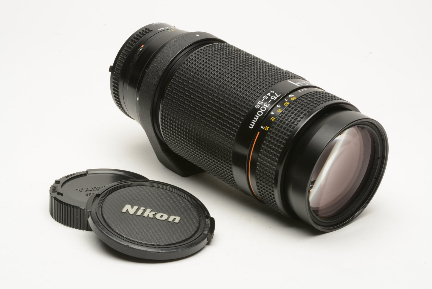 Nikon AF 75-300mm f4.5-5.6 Macro zoom lens, caps, tripod collar, very clean