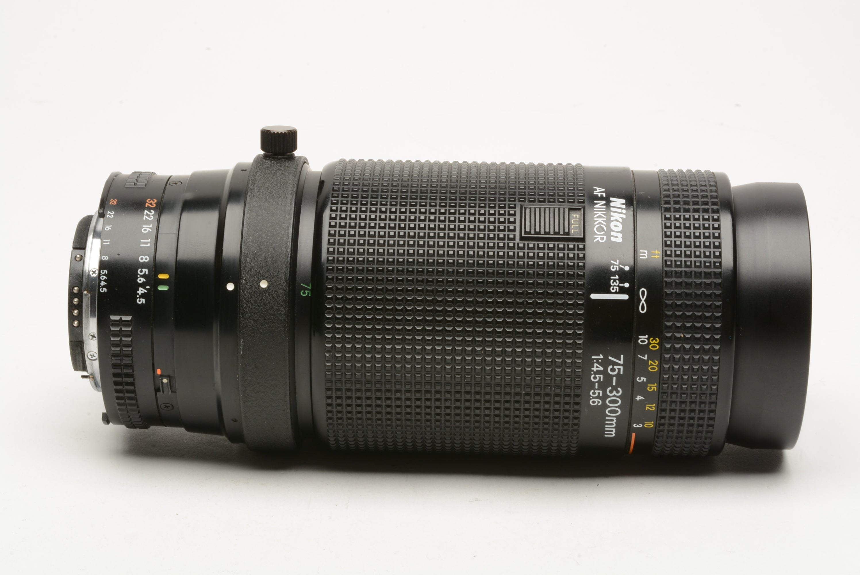 Nikkor 75-300mm hotsell f4.5-5.6 AF Macro Zoom lens