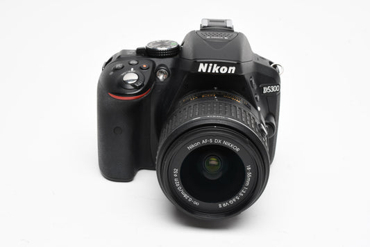 Nikon D5300 DSLR w/18-55mm zoom, 2X batts+charger+wrist strap+book Only 7259 Acts