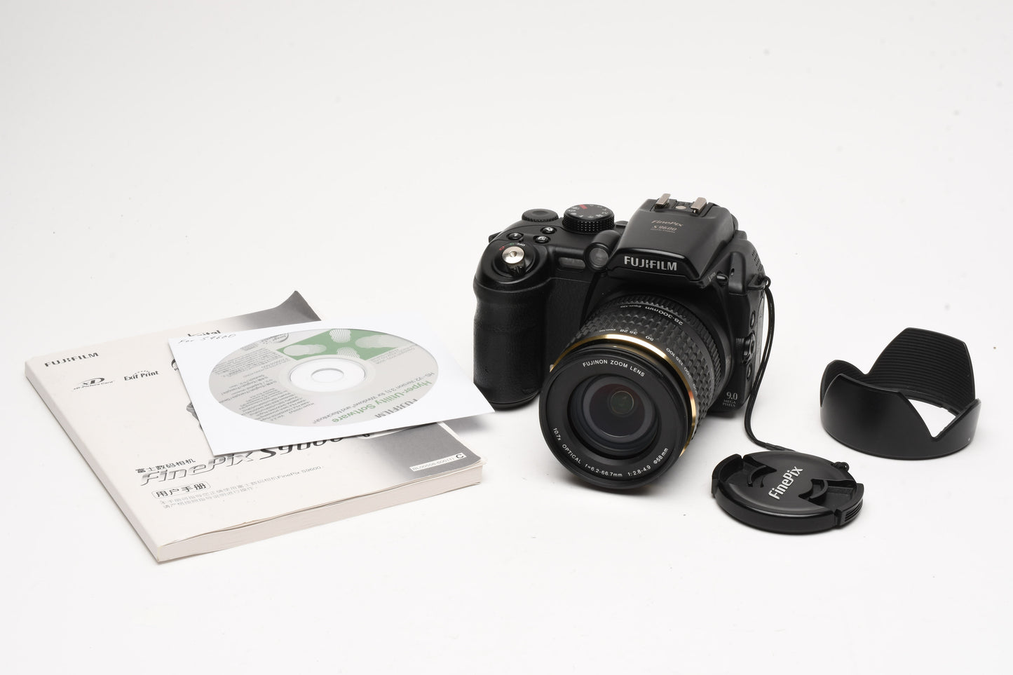 Fujifilm S9600 9MP Digital Point&Shoot camera, manual, hood, Sharp!