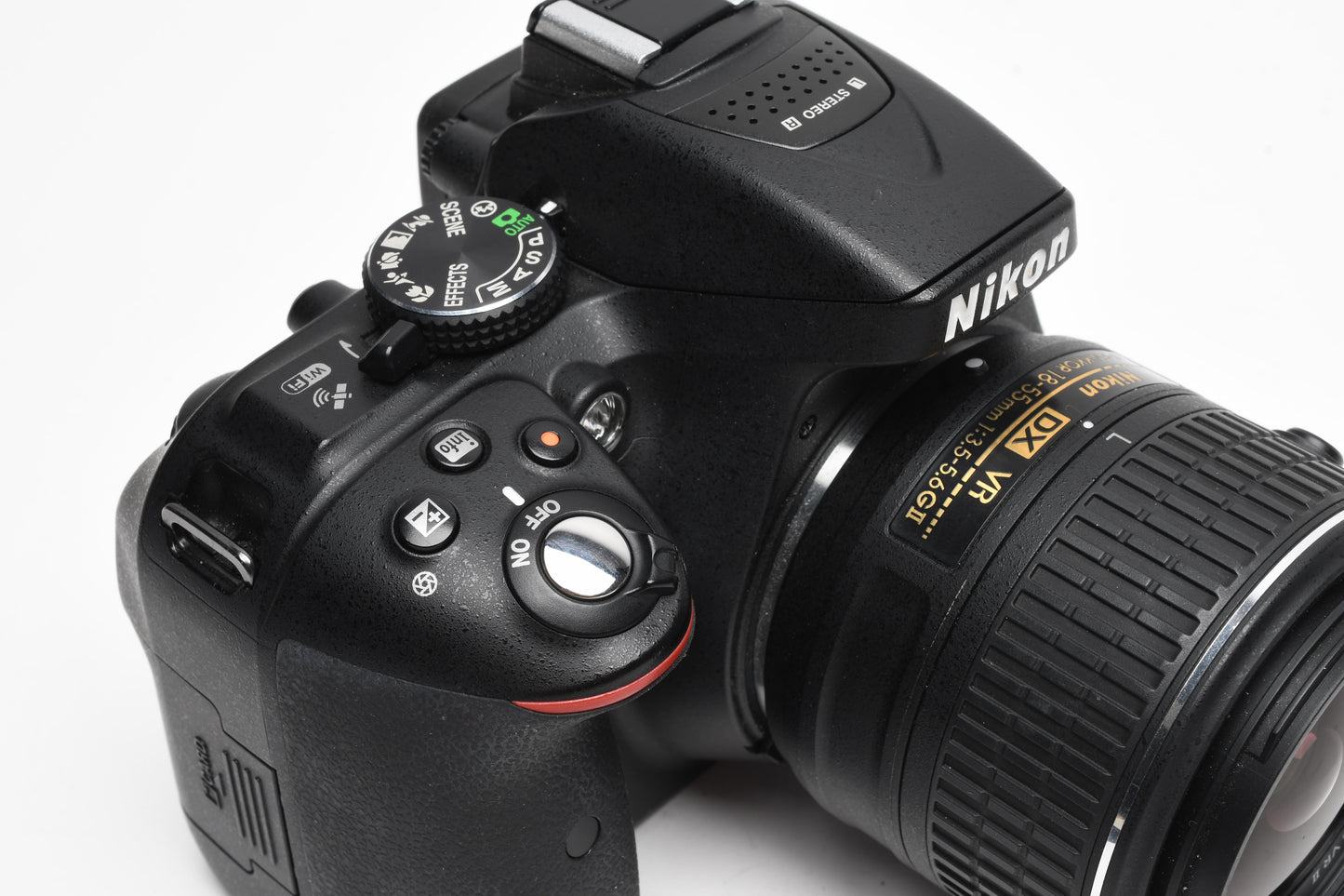 Nikon D5300 DSLR w/18-55mm zoom, 2X batts+charger+wrist strap+book Only 7259 Acts