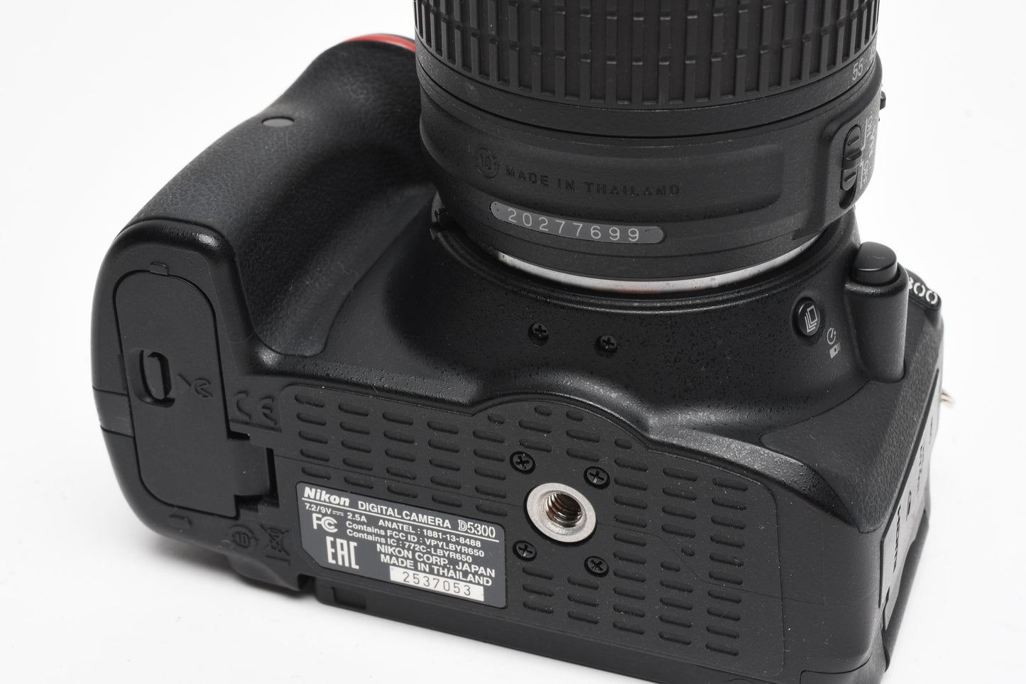 Nikon D5300 DSLR w/18-55mm zoom, 2X batts+charger+wrist strap+book Only 7259 Acts
