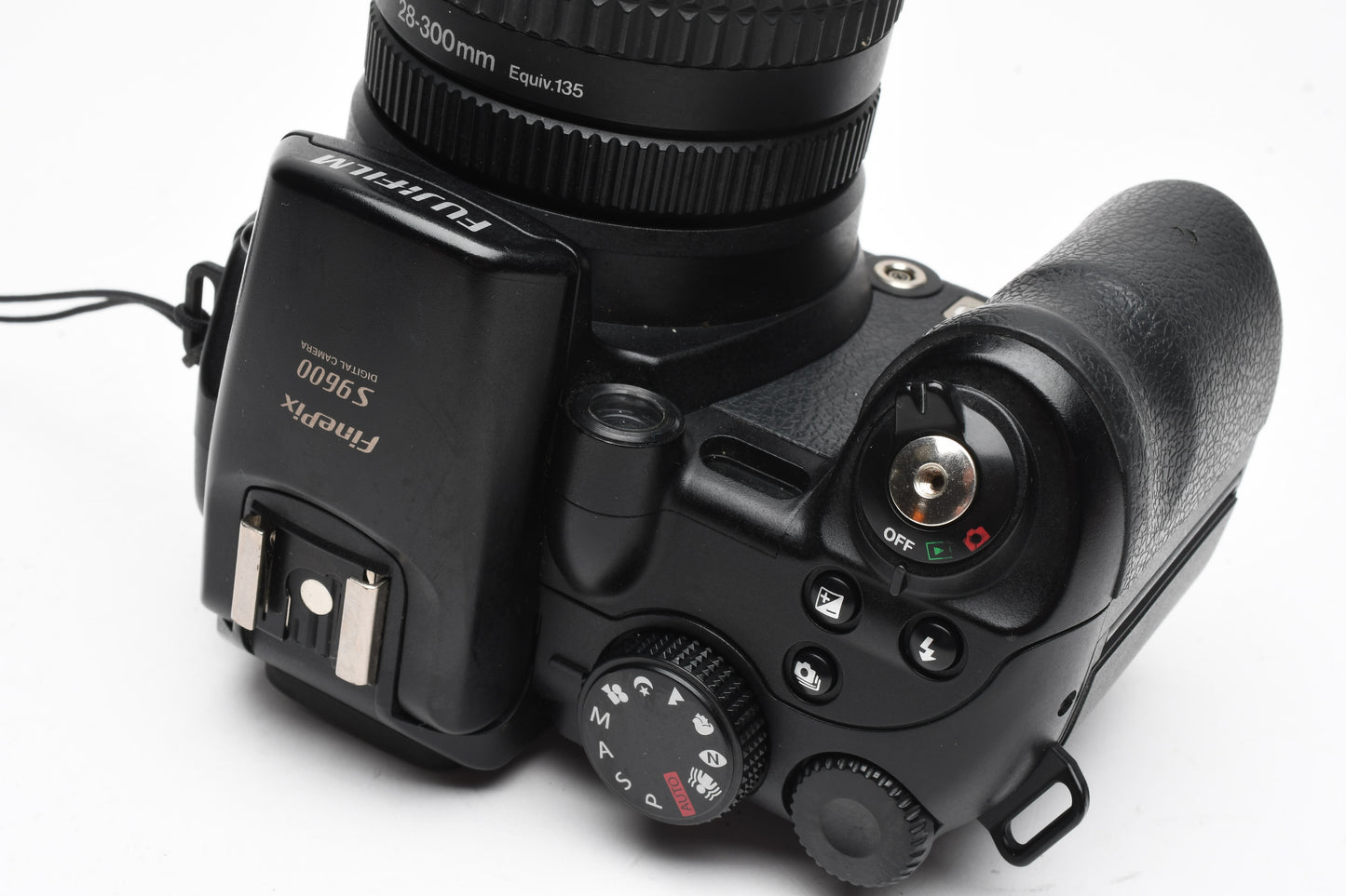 Fujifilm S9600 9MP Digital Point&Shoot camera, manual, hood, Sharp!