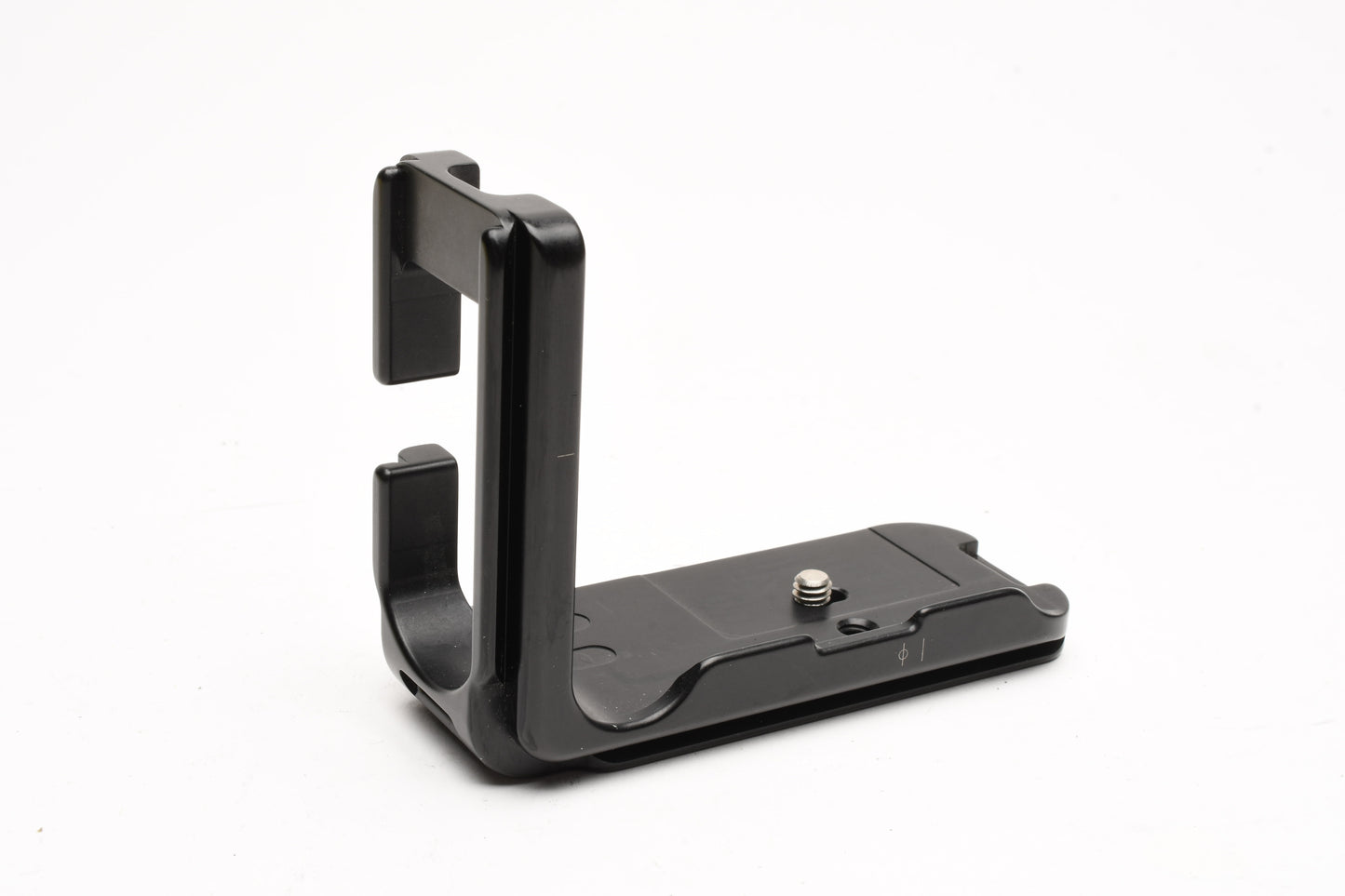 RRS Really Right Stuff B7D-LB L-Plate for Canon EOS 7D, Clean