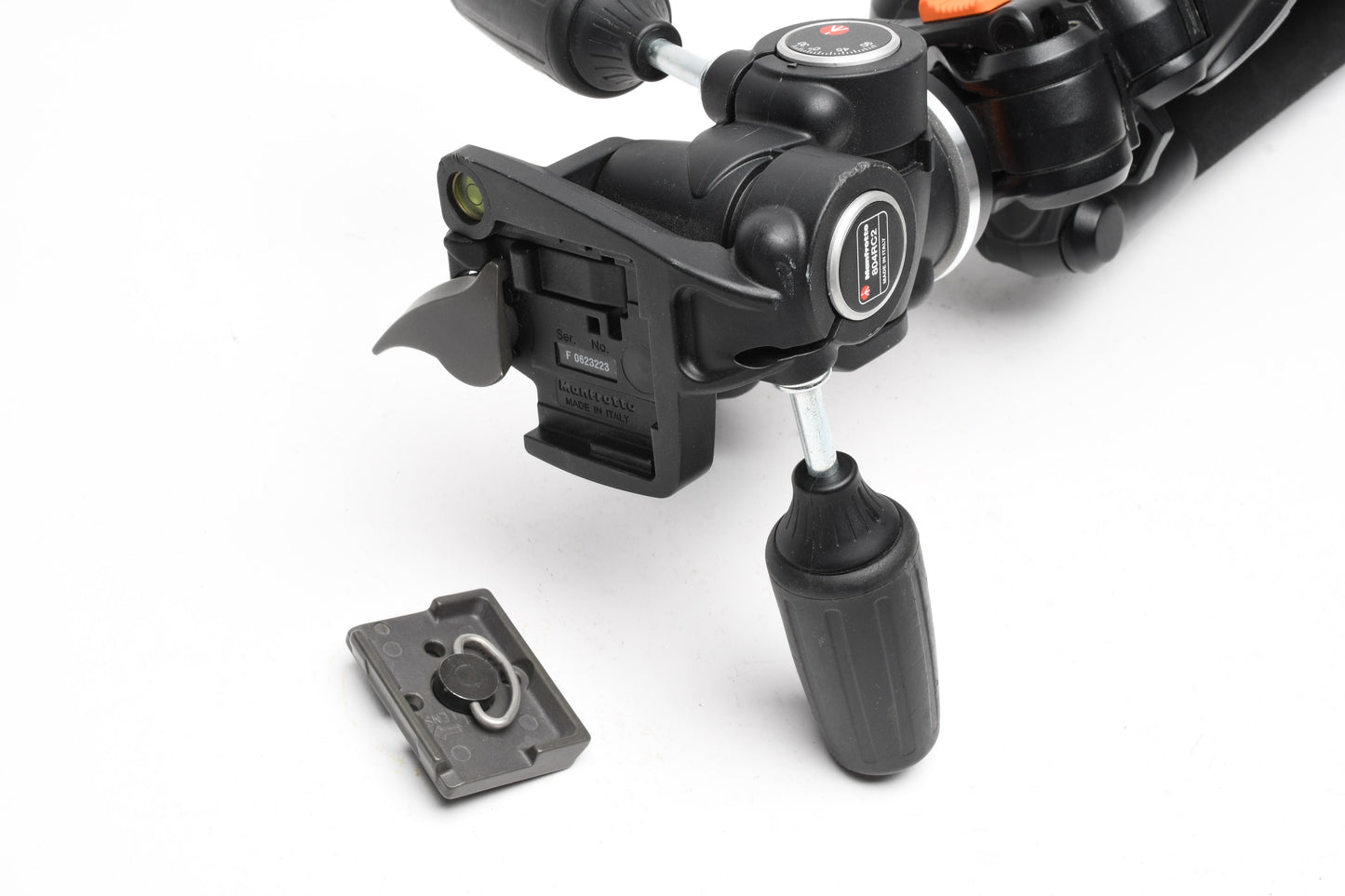 Alta Pro 254CT Carbon Fiber tripod legs w/Manfrotto 804RC2 Pan head, Great!