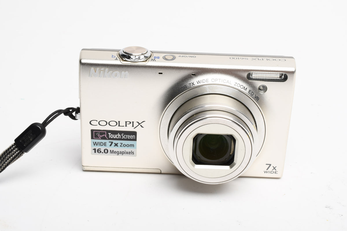 Nikon Coolpix S610 10MP Digital Point&Shoot (Silver) w/battery&USB, Great!