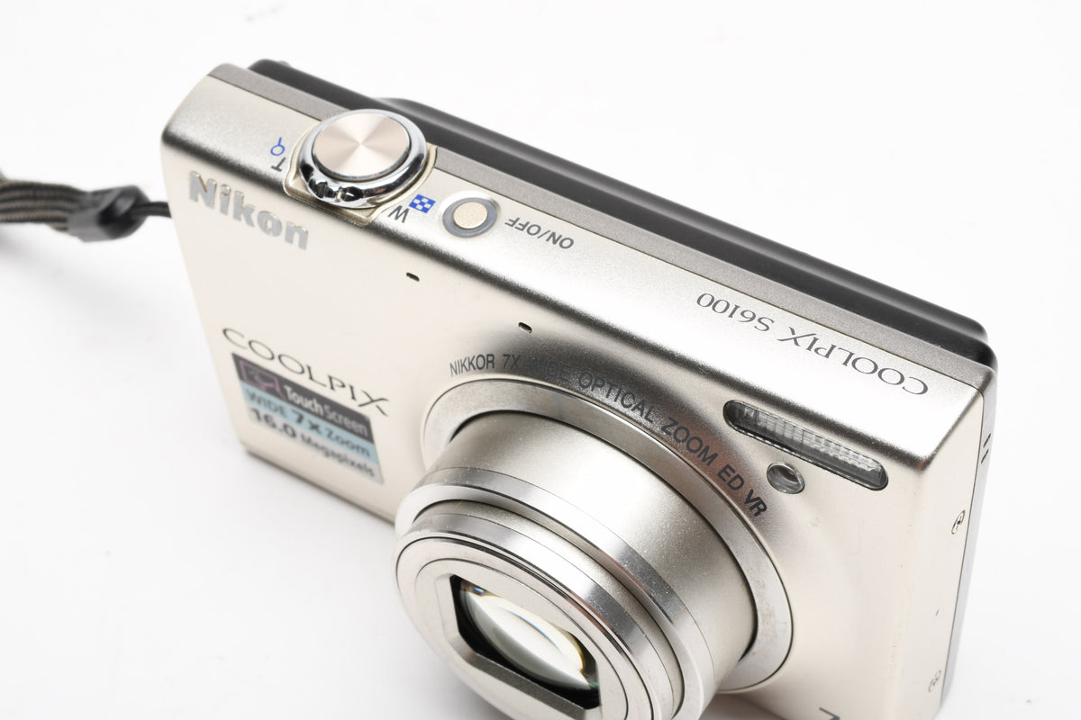 Nikon Coolpix S610 10MP Digital Point&Shoot (Silver) w/battery&USB, Great!