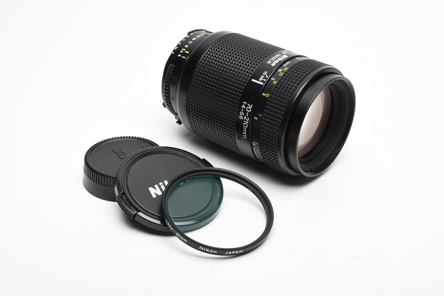 Nikon AF Nikkor 35-135mm F3.5-4.5 Macro zoom lens, caps, UV, Great!