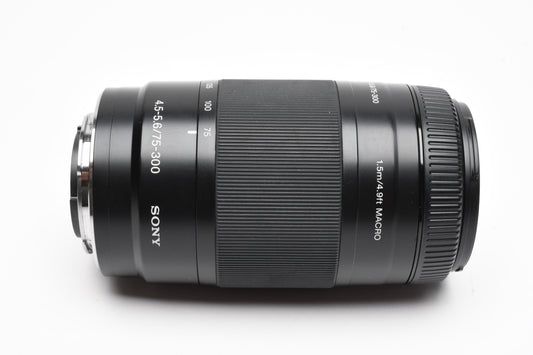 Sony AF 75-300mm f4.5-5.6 lens (A-Mount) caps, hood, Boxed, Mint-