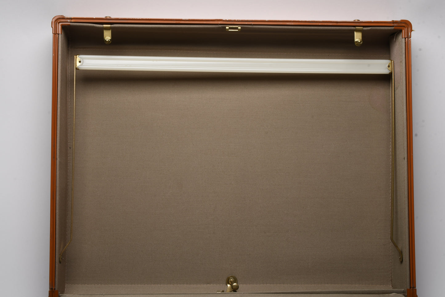 Samsonite valise luggage hard suitcase Great quality, Nice vintage look ~24x19x7"