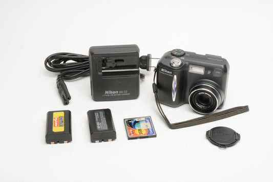 Nikon Coolpix 885 3.2MP digital Point&Shoot w/2batts, charger, tested