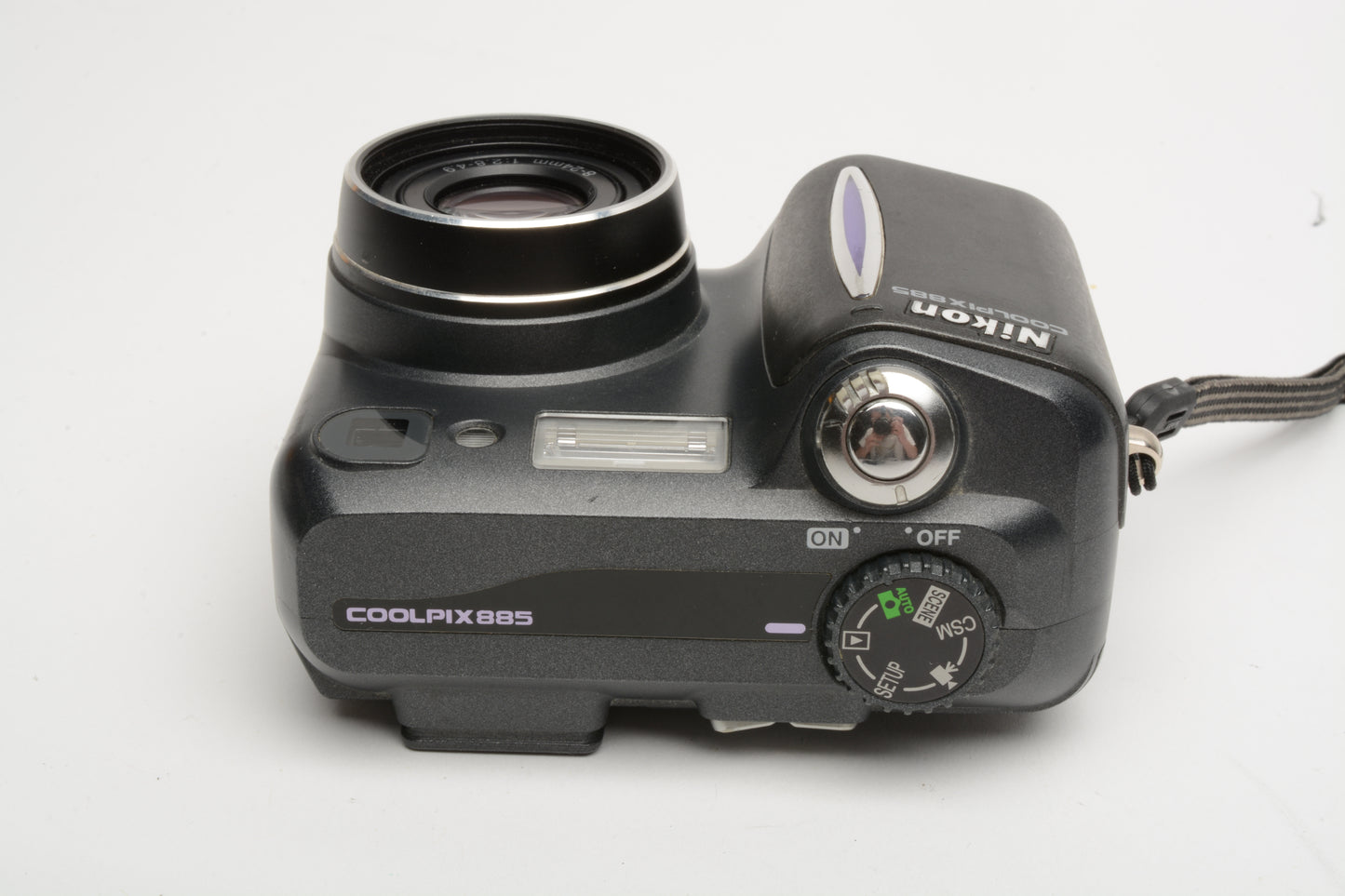 Nikon Coolpix 885 3.2MP digital Point&Shoot w/2batts, charger, tested