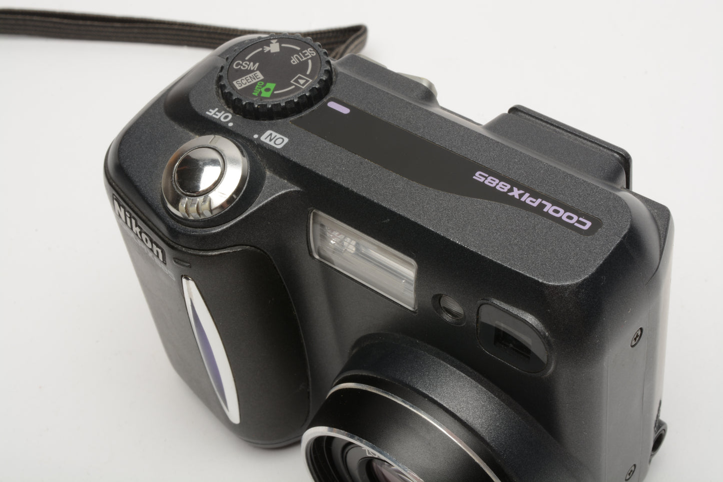 Nikon Coolpix 885 3.2MP digital Point&Shoot w/2batts, charger, tested