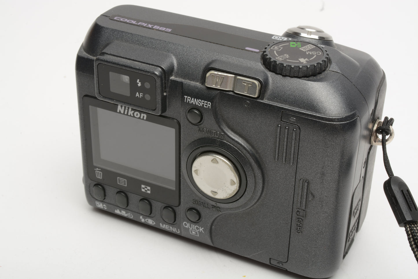 Nikon Coolpix 885 3.2MP digital Point&Shoot w/2batts, charger, tested