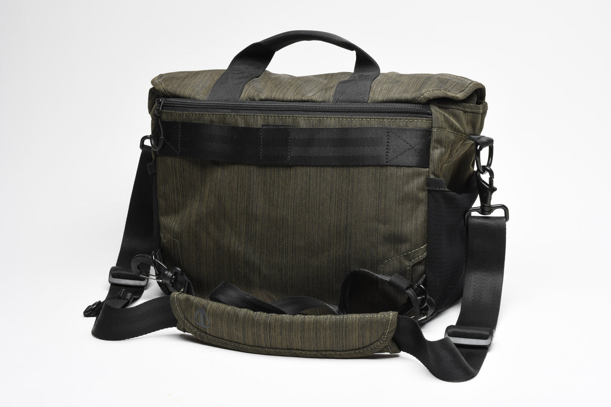 Tenba Messenger DNA 11 Camera shoulder bag, Very clean, barely used (Green)