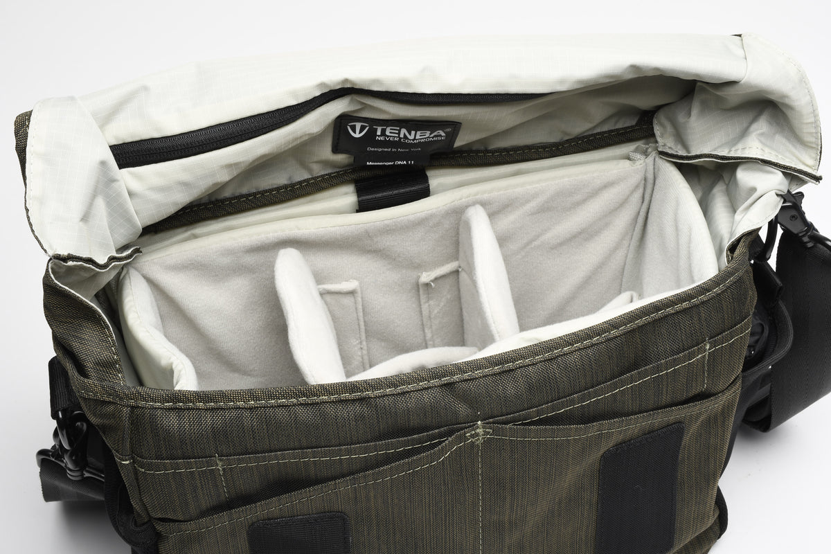 Tenba Messenger DNA 11 Camera shoulder bag, Very clean, barely used (Green)