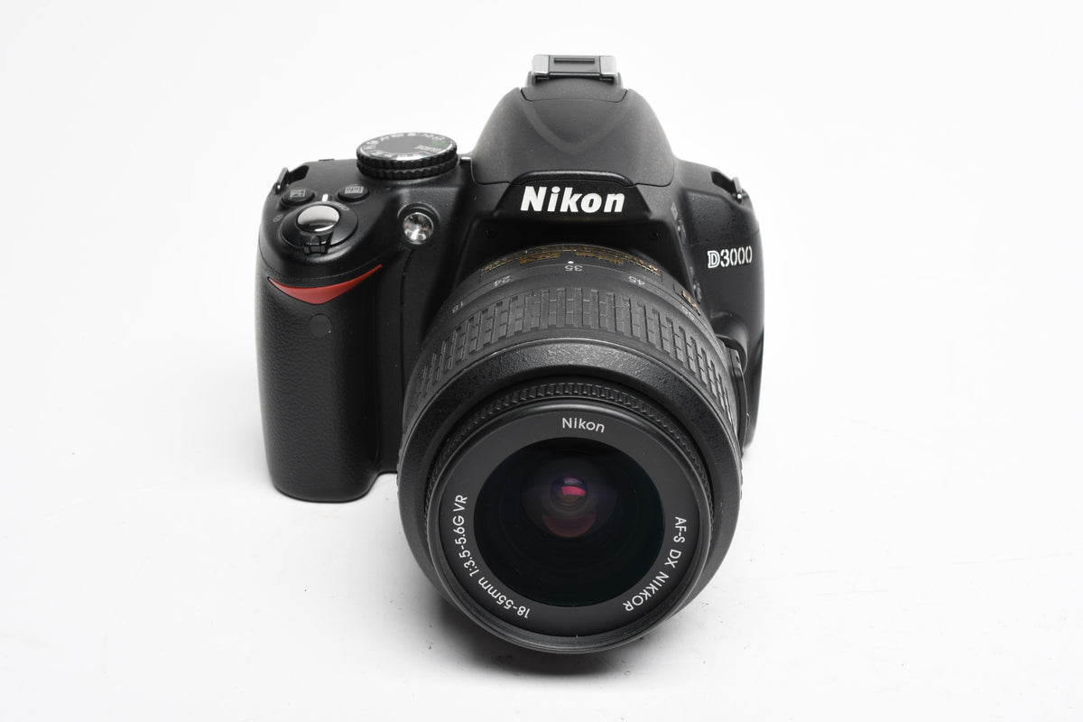 Nikon D3000 DSLR w/Nikkor AFS 18-55mm f3.5-5.6G Lens, Batt, Charger, 1113 Acts!!