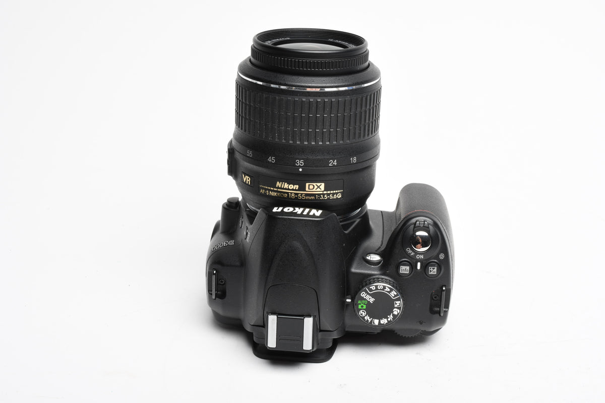 Nikon D3000 DSLR w/Nikkor AFS 18-55mm f3.5-5.6G Lens, Batt, Charger, 1113 Acts!!