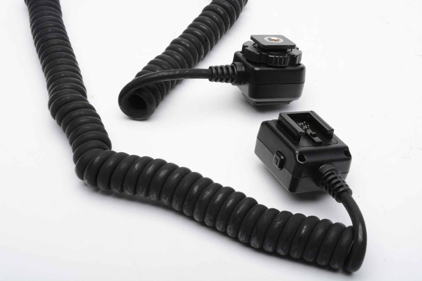 Vello Off-Camera TTL Flash Cord for Sony/Minolta Cameras (1.5' Coiled)