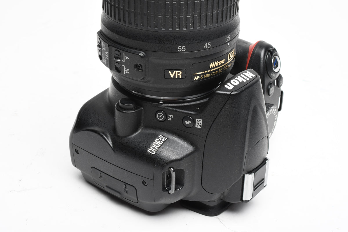 Nikon D3000 DSLR w/Nikkor AFS 18-55mm f3.5-5.6G Lens, Batt, Charger, 1113 Acts!!