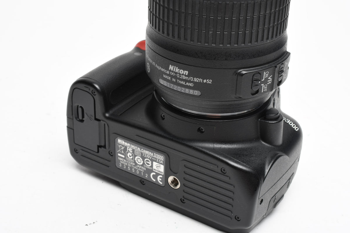 Nikon D3000 DSLR w/Nikkor AFS 18-55mm f3.5-5.6G Lens, Batt, Charger, 1113 Acts!!