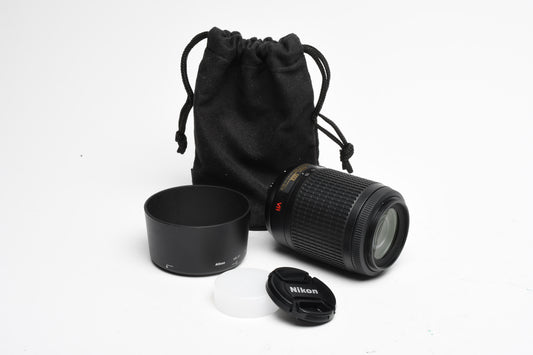 Nikon AF-S Nikkor 55-200mm F4-5.6G ED DX VR zoom lens, caps, pouch, hood, Mint-