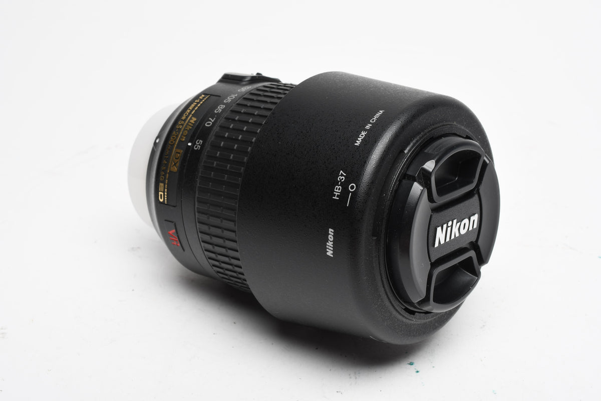 Nikon AF-S Nikkor 55-200mm F4-5.6G ED DX VR zoom lens, caps, pouch, hood, Mint-