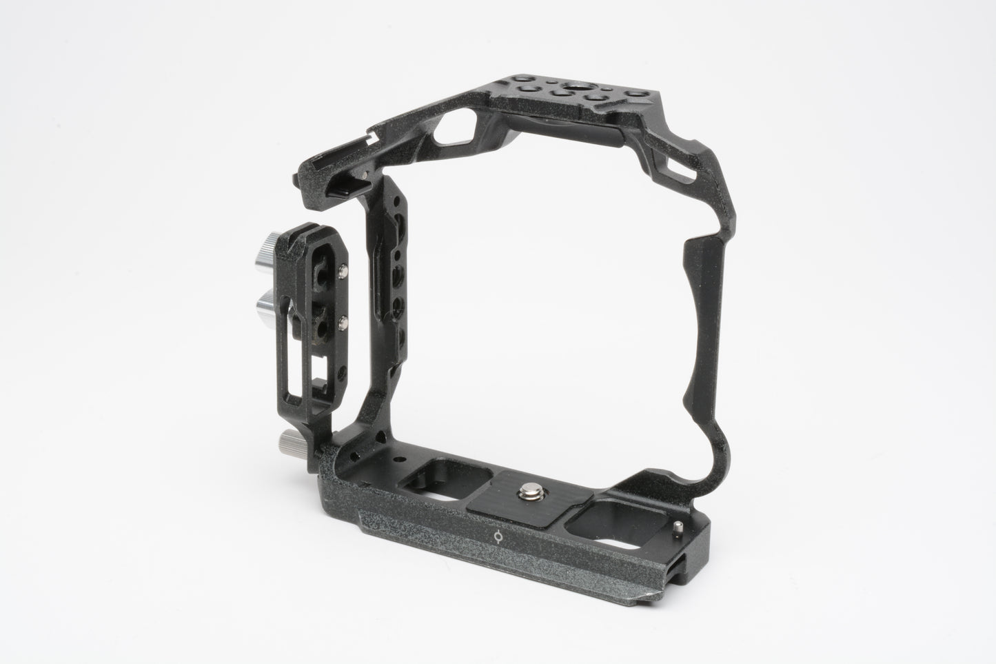 SmallRig Black Mamba half cage & Cable clamp for Canon R5, R6, Mint, boxed