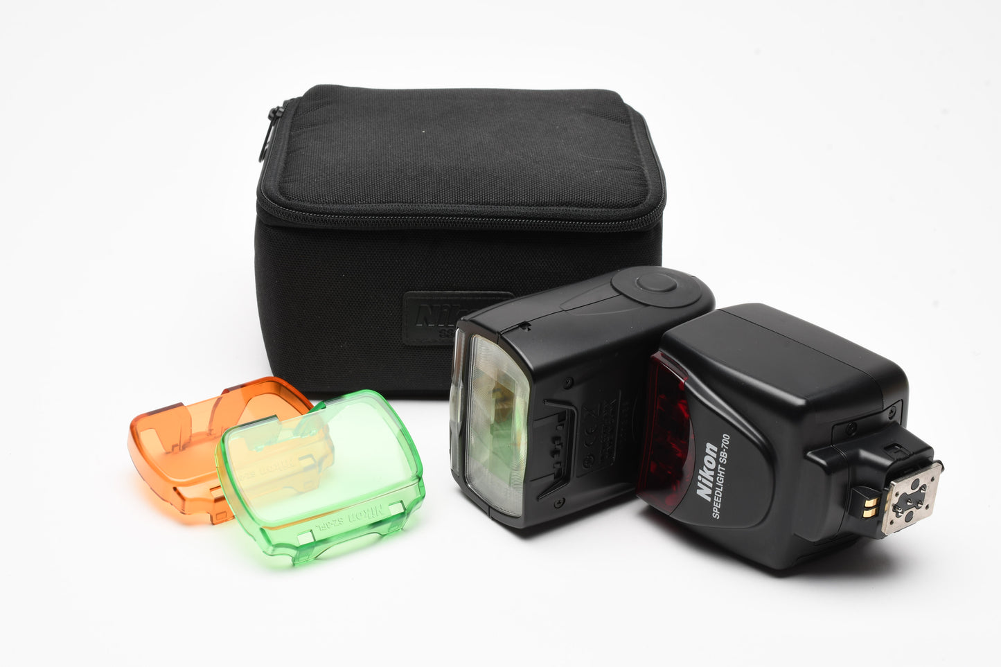 Nikon SB-700 Speedlight flash, Mint-, filters, case, manual