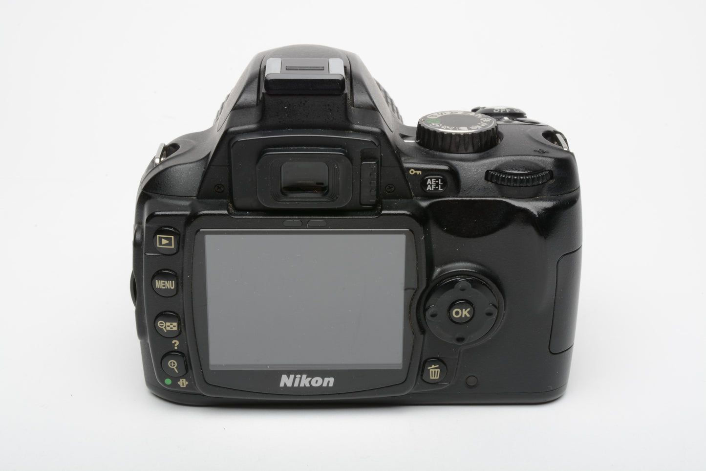 Nikon D60 DSLR body w/18-55mm f3.5-5.6G DX VR, case, 12K Acts, Clean!