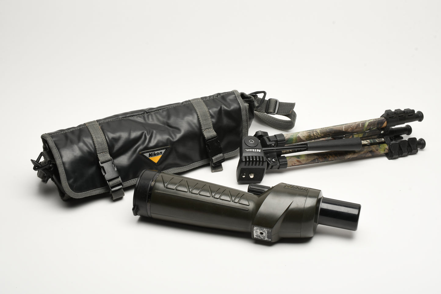 Nikon Armored Spotting Scope 15-45 X 60 Zoom, Case+Tripod, Sharp!