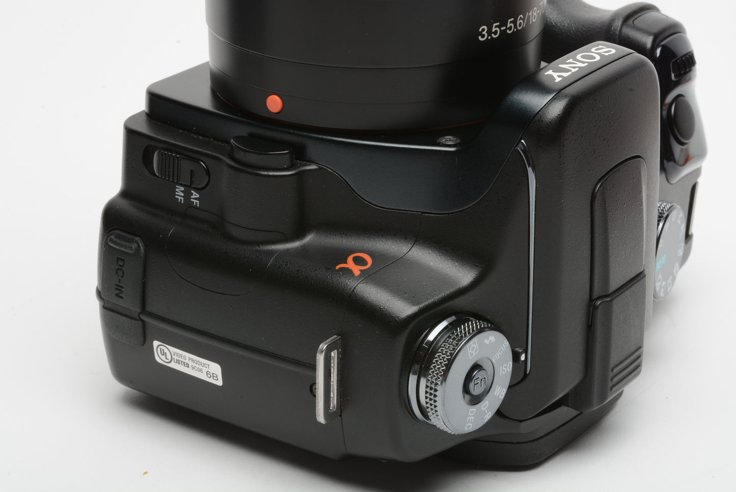Sony A100 DSLR w/18-70mm f3.5-5.6 zoom lens, manuals, strap, hood, batt+charger, Clean!