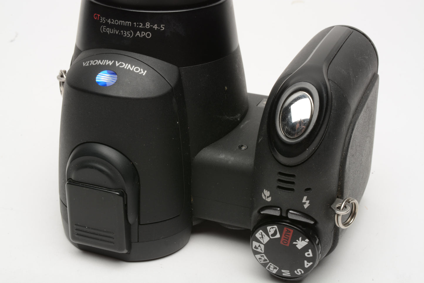 Konica Minolta Dimage Z3 12X 4MP Digital  Point&Shoot Bundle w/512MB SD Card+